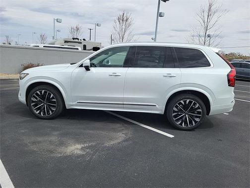 2025 Volvo XC90 B6 Plus 7-Seater