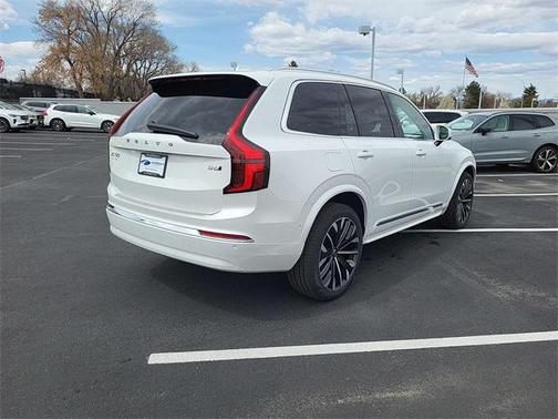 2025 Volvo XC90 B6 Plus 7-Seater