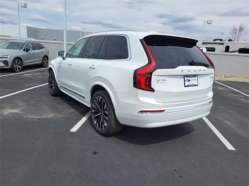 2025 Volvo XC90 B6 Plus 7-Seater