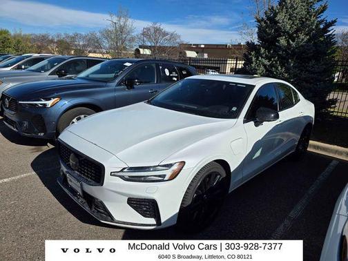 Crystal White Metallic 2023 Volvo S60 Recharge Plug-In Hybrid T8 Plus Black Edition