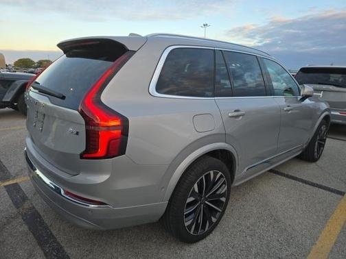 2025 Volvo XC90 B6 Plus 7-Seater