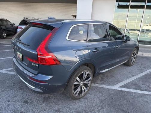 2023 Volvo XC60 B5 Plus Bright Theme