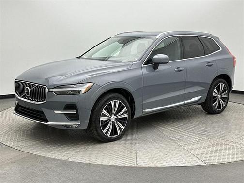 2023 Volvo XC60 B5 Ultimate Bright Theme
