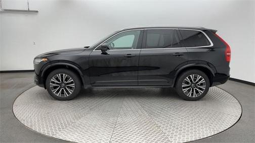 2022 Volvo XC90 T6 Momentum 7 Passenger