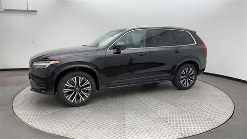 2022 Volvo XC90 T6 Momentum 7 Passenger