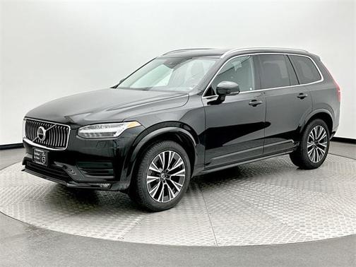 2022 Volvo XC90 T6 Momentum 7 Passenger