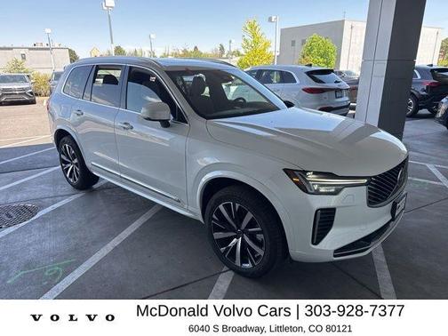 Crystal White Pearl 2026 Volvo XC90 B6 Core