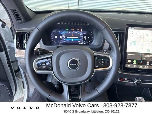 Crystal White Pearl 2026 Volvo XC90 B6 Core