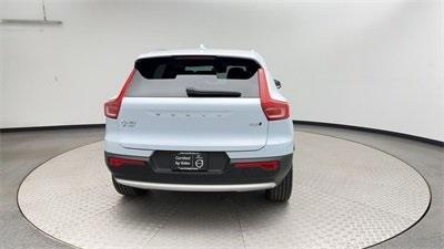 2025 Volvo XC40 B5 Core Bright Theme