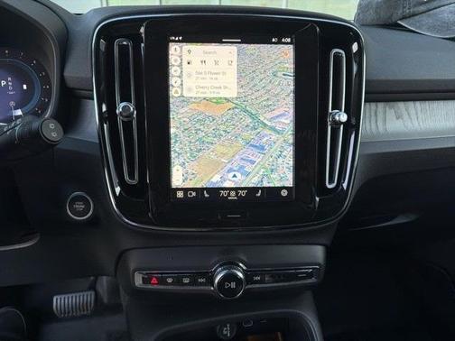 2025 Volvo XC40 B5 Plus Bright Theme