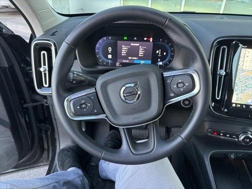 2025 Volvo XC40 B5 Plus Bright Theme