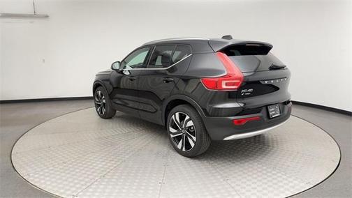 2025 Volvo XC40 B5 Plus Bright Theme