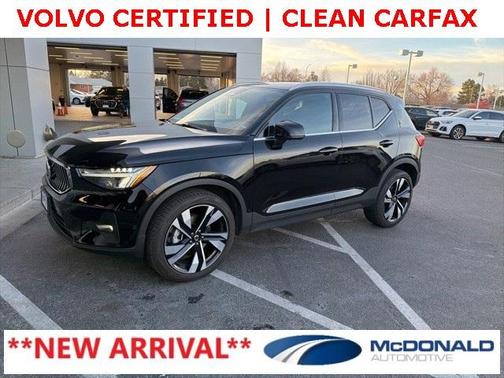 2025 Volvo XC40 B5 Plus Bright Theme