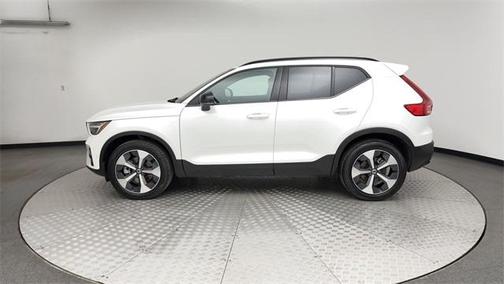 2025 Volvo XC40 B5 Plus Dark Theme