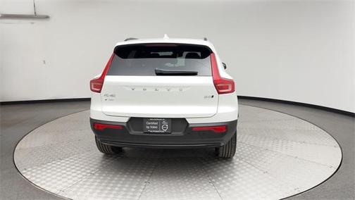2025 Volvo XC40 B5 Plus Dark Theme