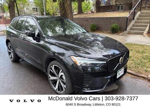 Onyx Black Metallic 2023 Volvo XC60 B6 Ultimate Dark Theme