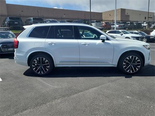 2025 Volvo XC90 B6 Plus 7-Seater