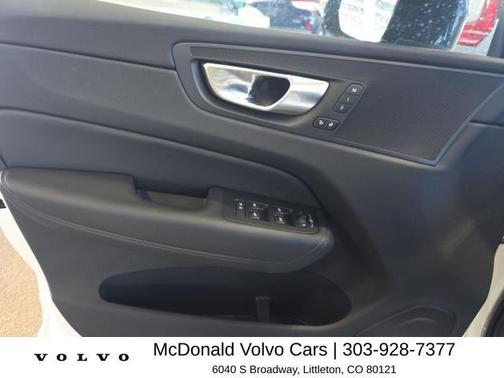 Crystal White Metallic 2025 Volvo XC60 B5 Plus