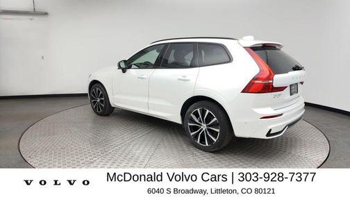 Crystal White Metallic 2025 Volvo XC60 B5 Plus