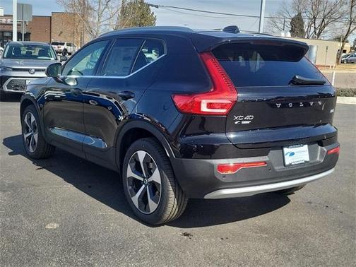 2025 Volvo XC40 B5 Plus Bright Theme