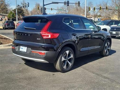 2025 Volvo XC40 B5 Plus Bright Theme