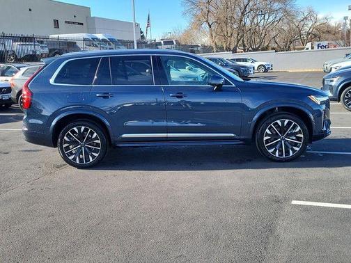 2026 Volvo XC90 B6 Plus 6-Seater