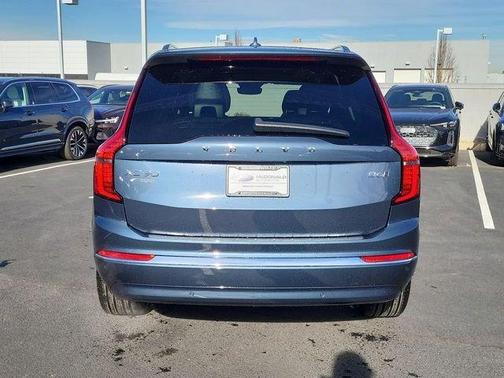 2026 Volvo XC90 B6 Plus 6-Seater