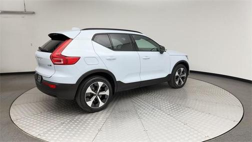 2025 Volvo XC40 B5 Plus Dark Theme