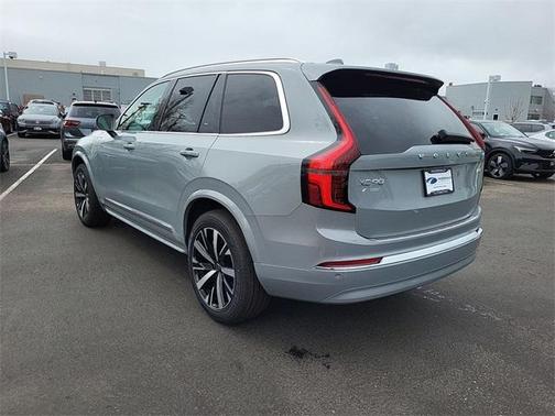 2025 Volvo XC90 B6 Core