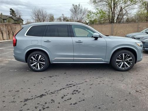2025 Volvo XC90 B6 Core