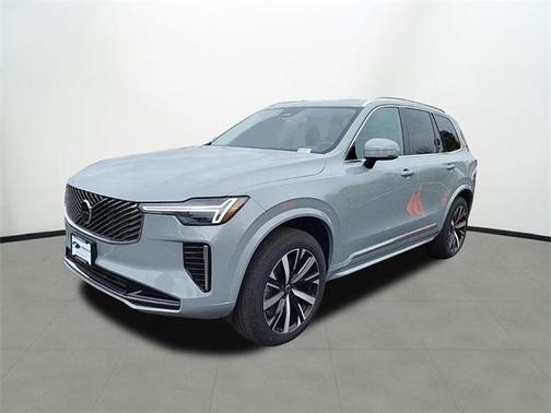 2025 Volvo XC90 B6 Core