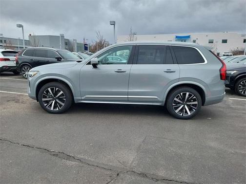 2025 Volvo XC90 B6 Core