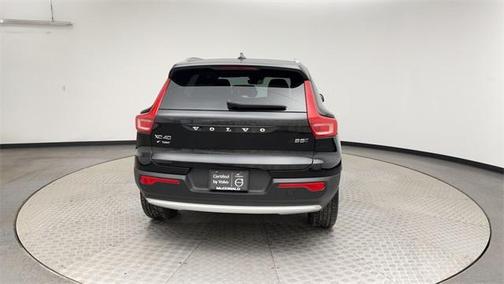 2024 Volvo XC40 B5 Plus Bright Theme