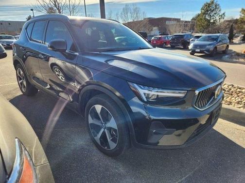 2024 Volvo XC40 B5 Plus Bright Theme