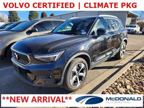2024 Volvo XC40 B5 Plus Bright Theme