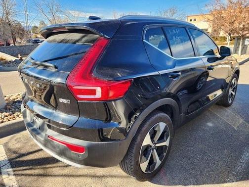 2024 Volvo XC40 B5 Plus Bright Theme
