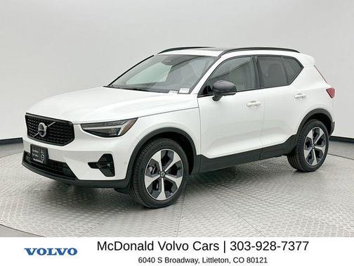 Crystal White 2026 Volvo XC40 B5 Plus