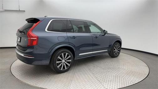 2025 Volvo XC90 B5 Core