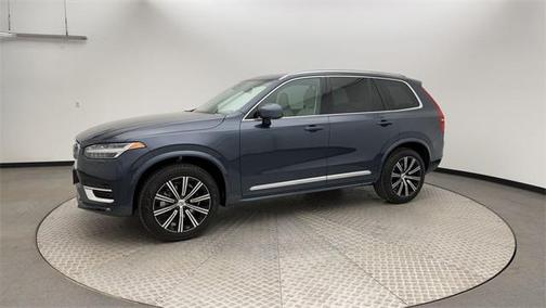 2025 Volvo XC90 B5 Core