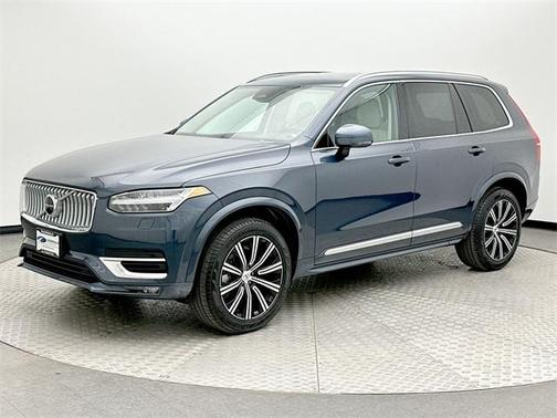 2025 Volvo XC90 B5 Core