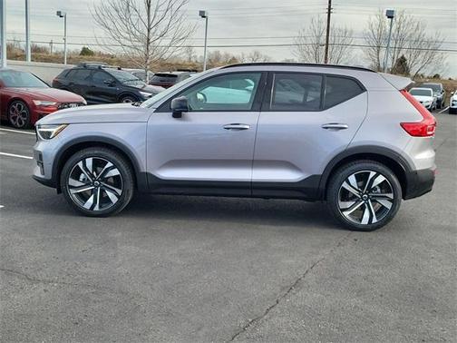 2026 Volvo XC40 B5 Ultra