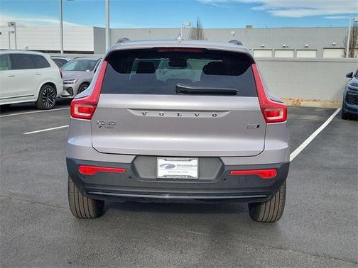 2026 Volvo XC40 B5 Ultra