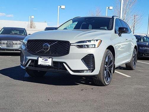 2026 Volvo XC60 B5 Plus