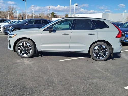 2026 Volvo XC60 B5 Plus
