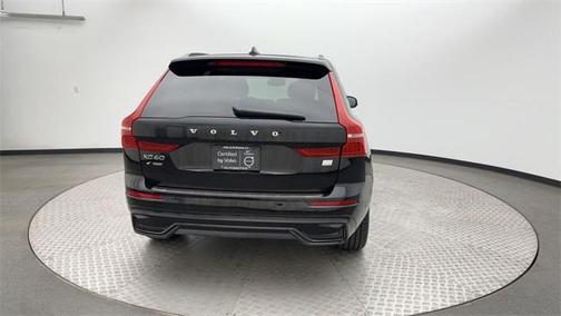2022 Volvo XC60 Recharge Plug-In Hybrid T8 R-Design