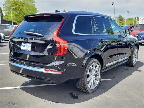 2025 Volvo XC90 B5 Plus 6-Seater