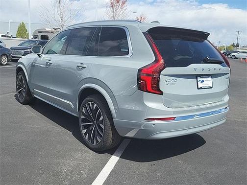 2025 Volvo XC90 B5 Plus 7-Seater