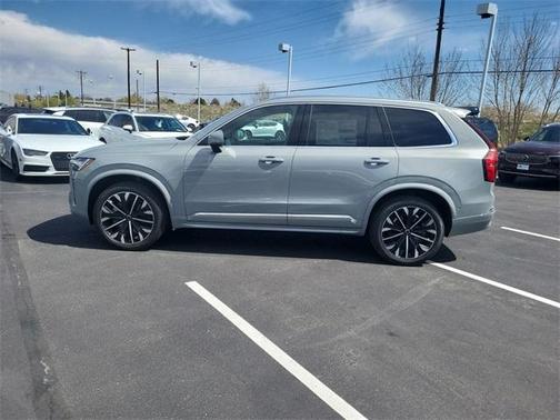 2025 Volvo XC90 B5 Plus 7-Seater
