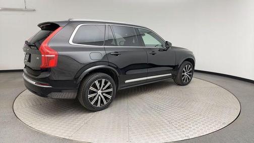 2025 Volvo XC90 B5 Plus