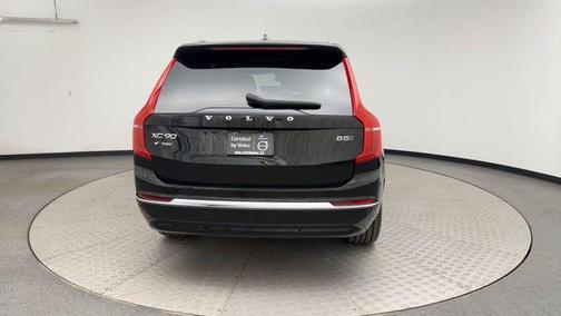 2025 Volvo XC90 B5 Plus